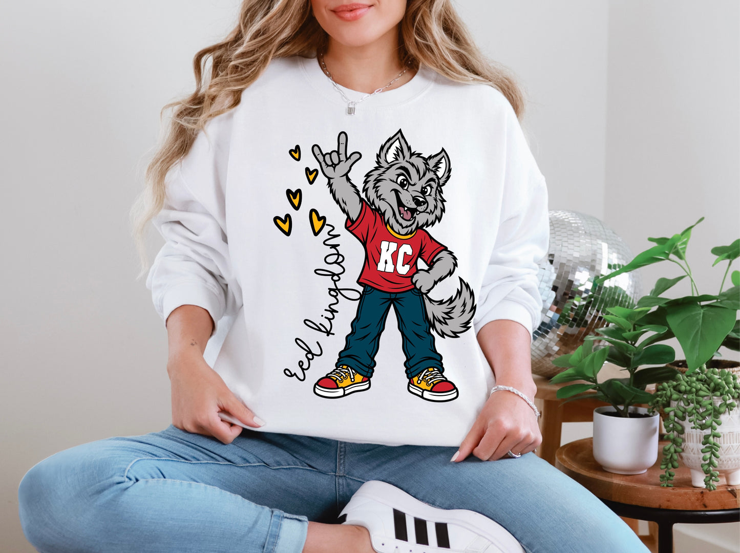LG Wolf W/ Stars Red Kingdom