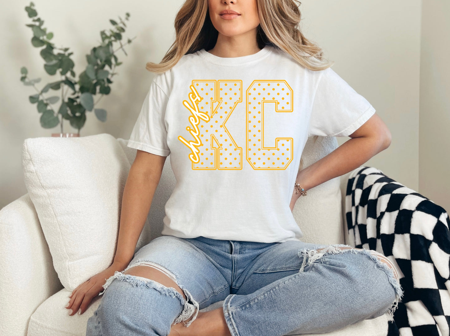 KC Chiefs Yellow Dot Outline